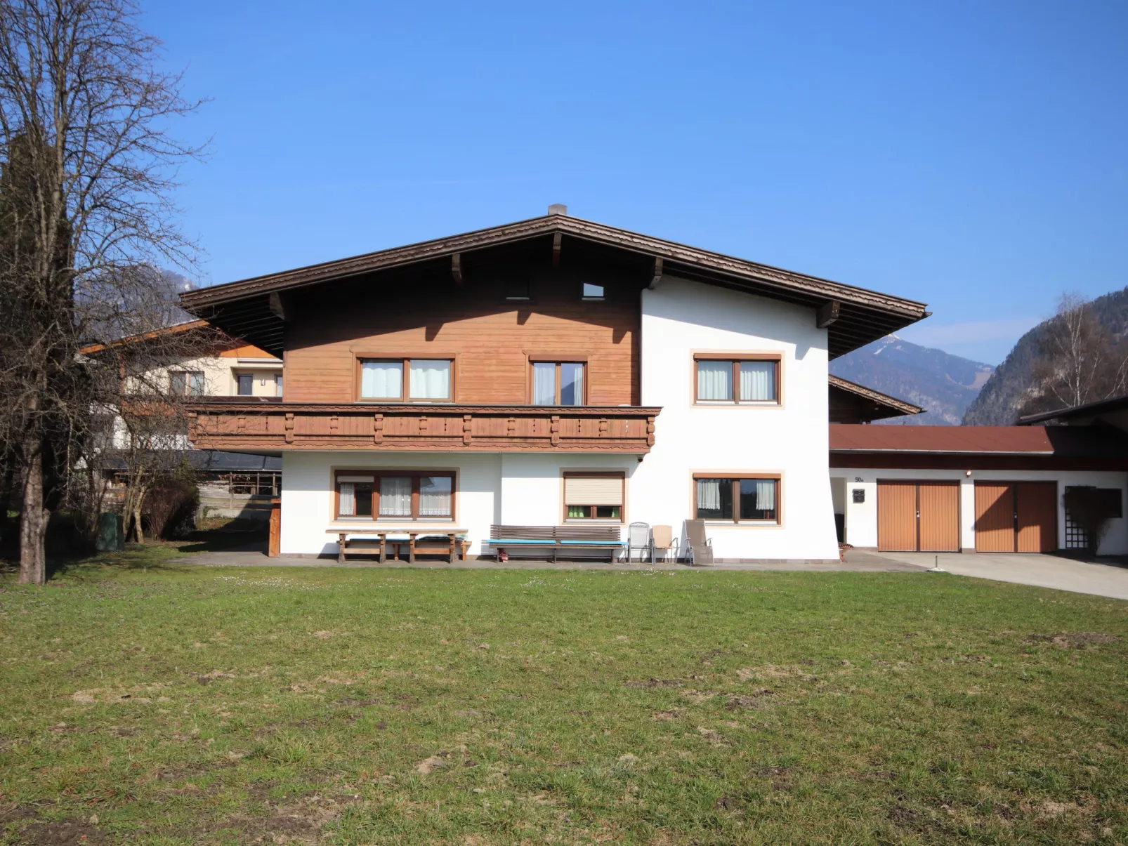 Schlitters - Outside