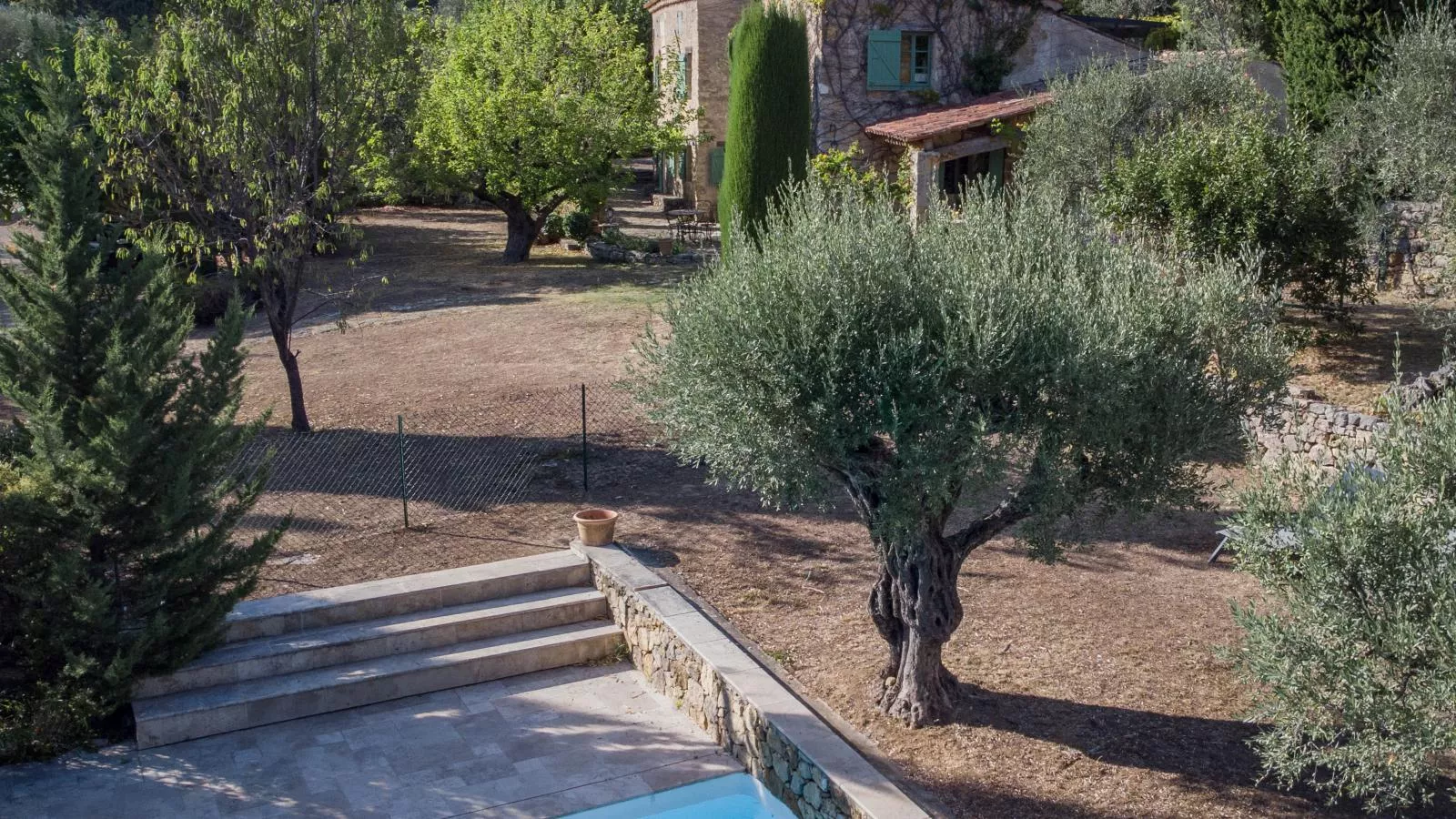 Le Mas dormant-Pool