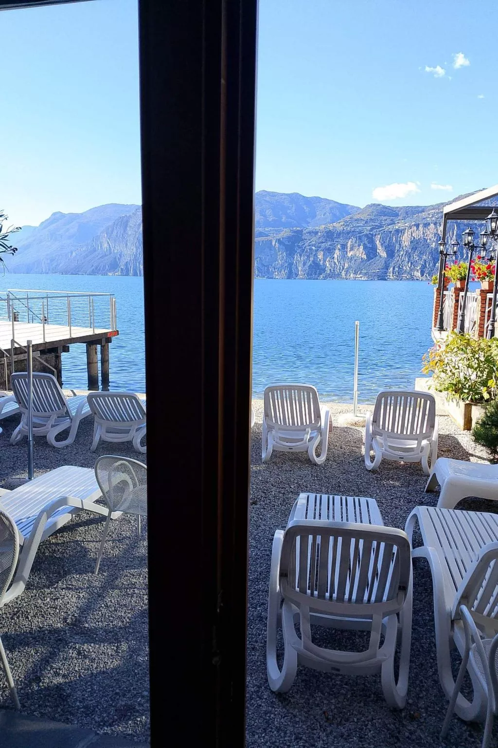 Zwei-Zimmer-Wohnung mit Seeblick