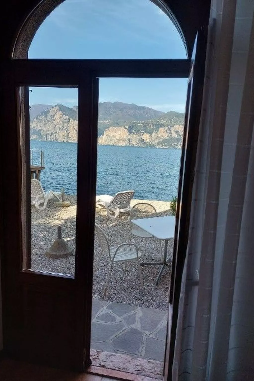 Zwei-Zimmer-Wohnung mit Seeblick