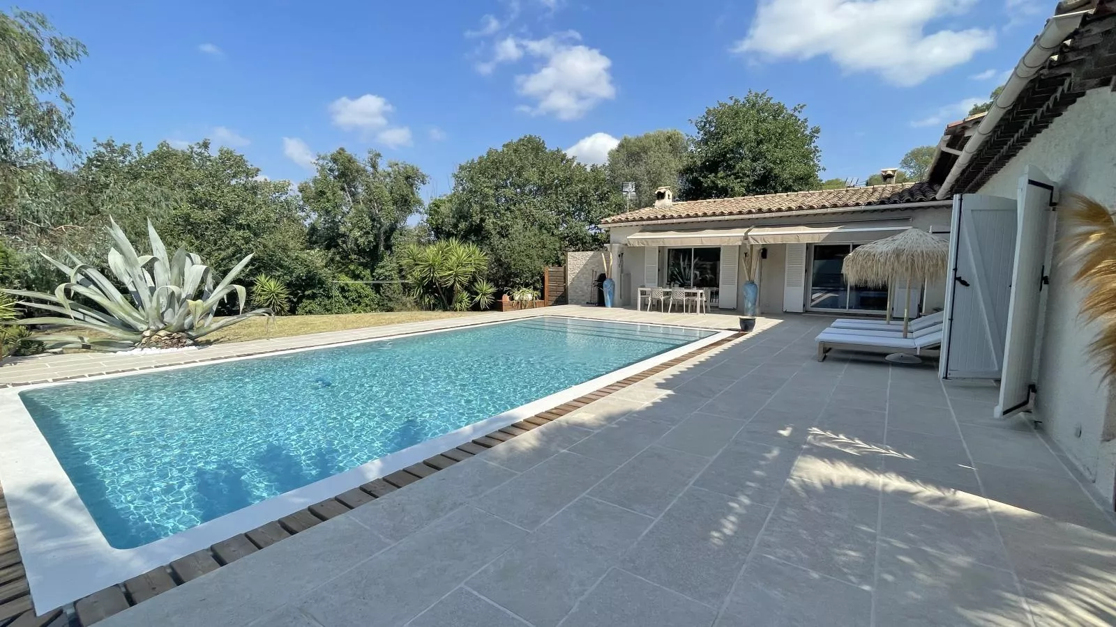 Le Gabron-Schwimmbad