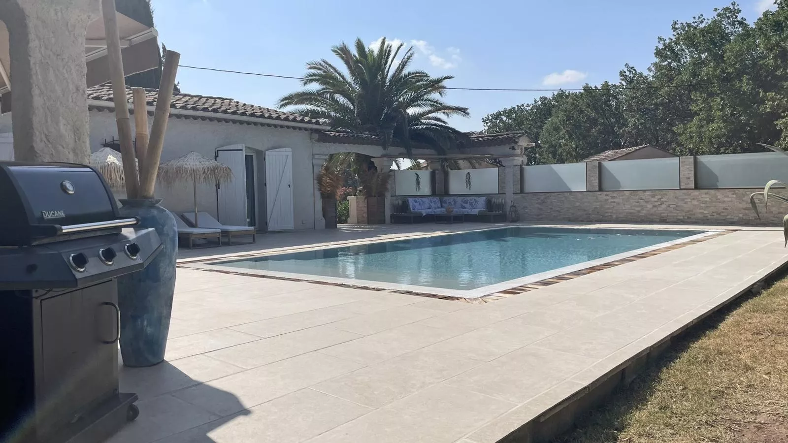 Le Gabron-Schwimmbad