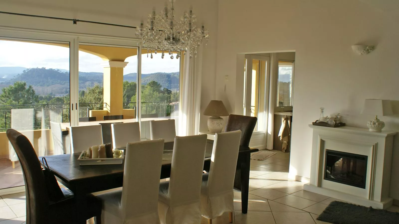 La grande Parure-Dining room