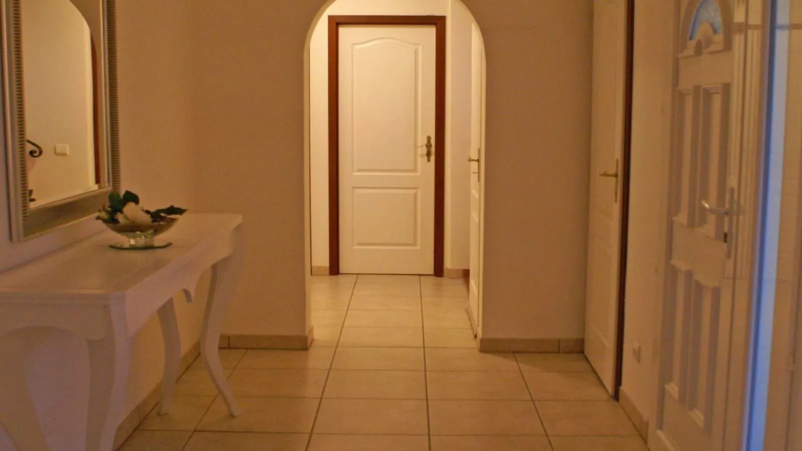 La Parure-Landing