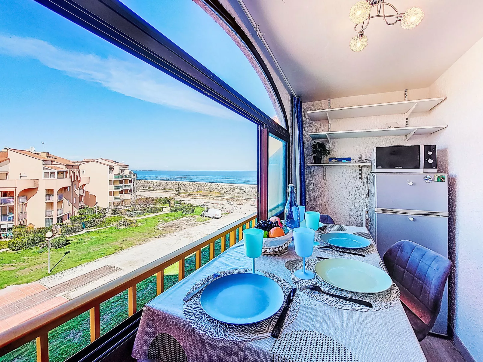 Palm Beach - Outside