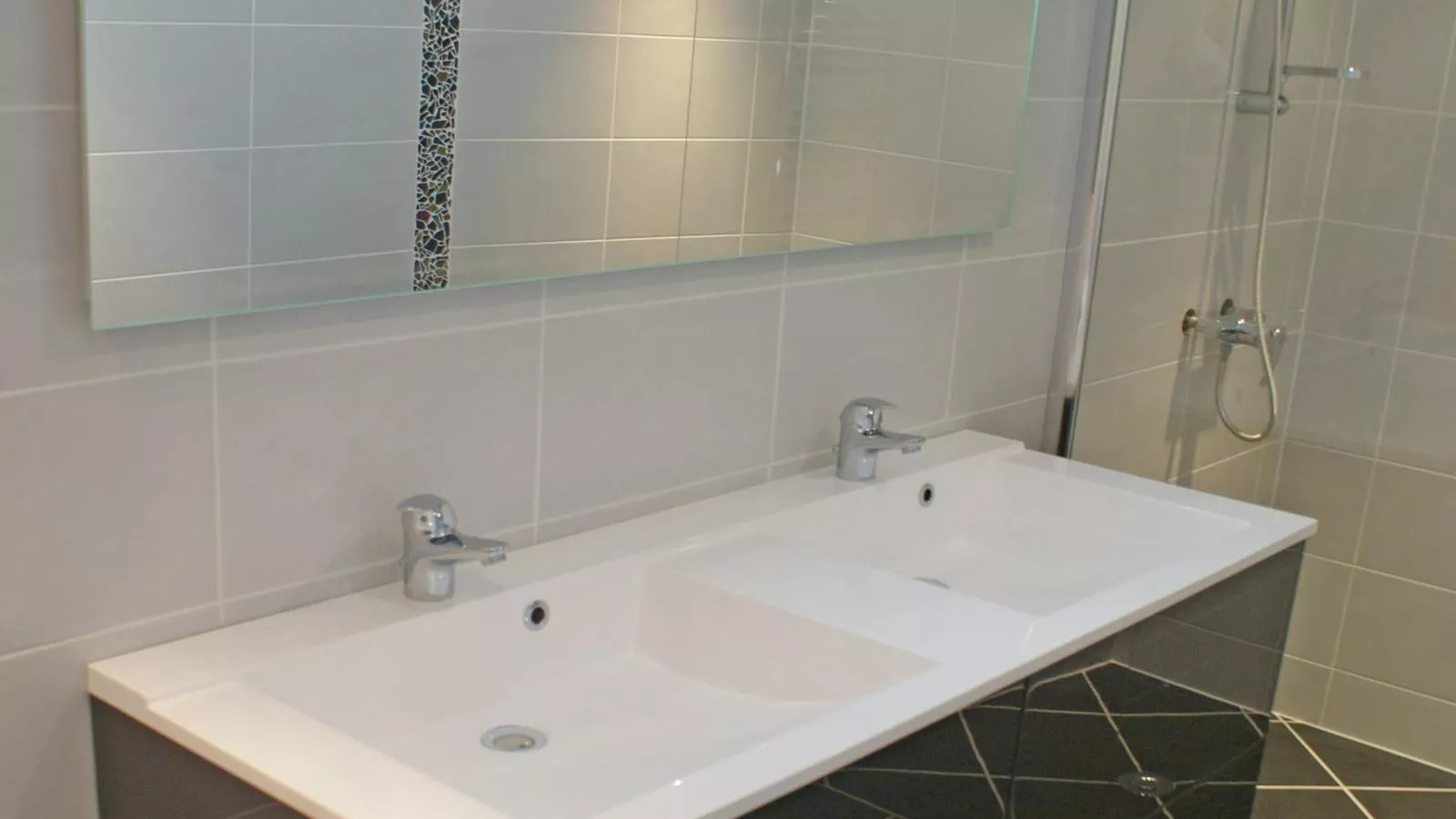La Parure-Bathroom