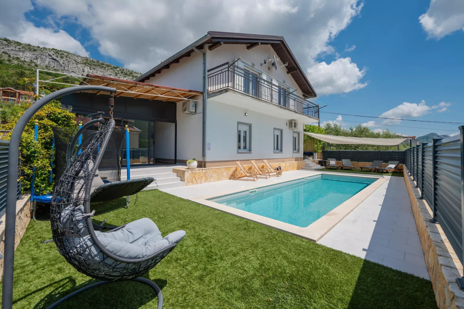 Villa Kristina - Exterior in summer