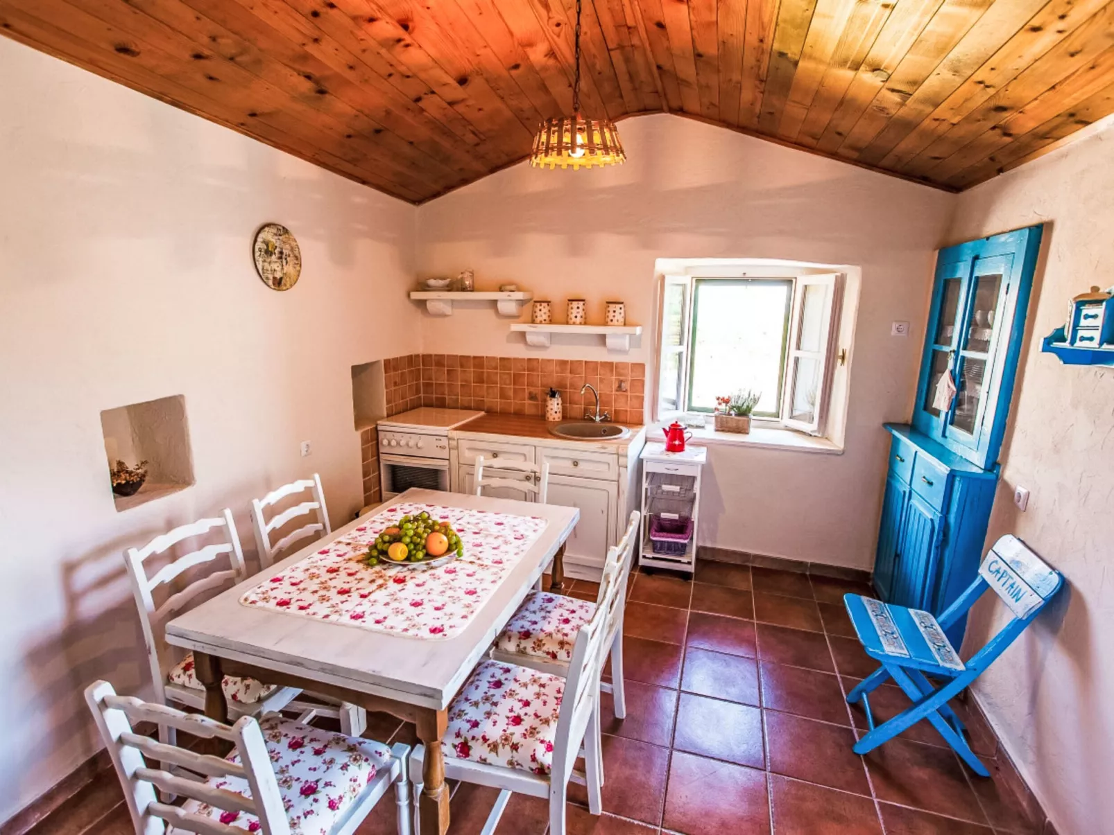 Natura with private pool - Inside