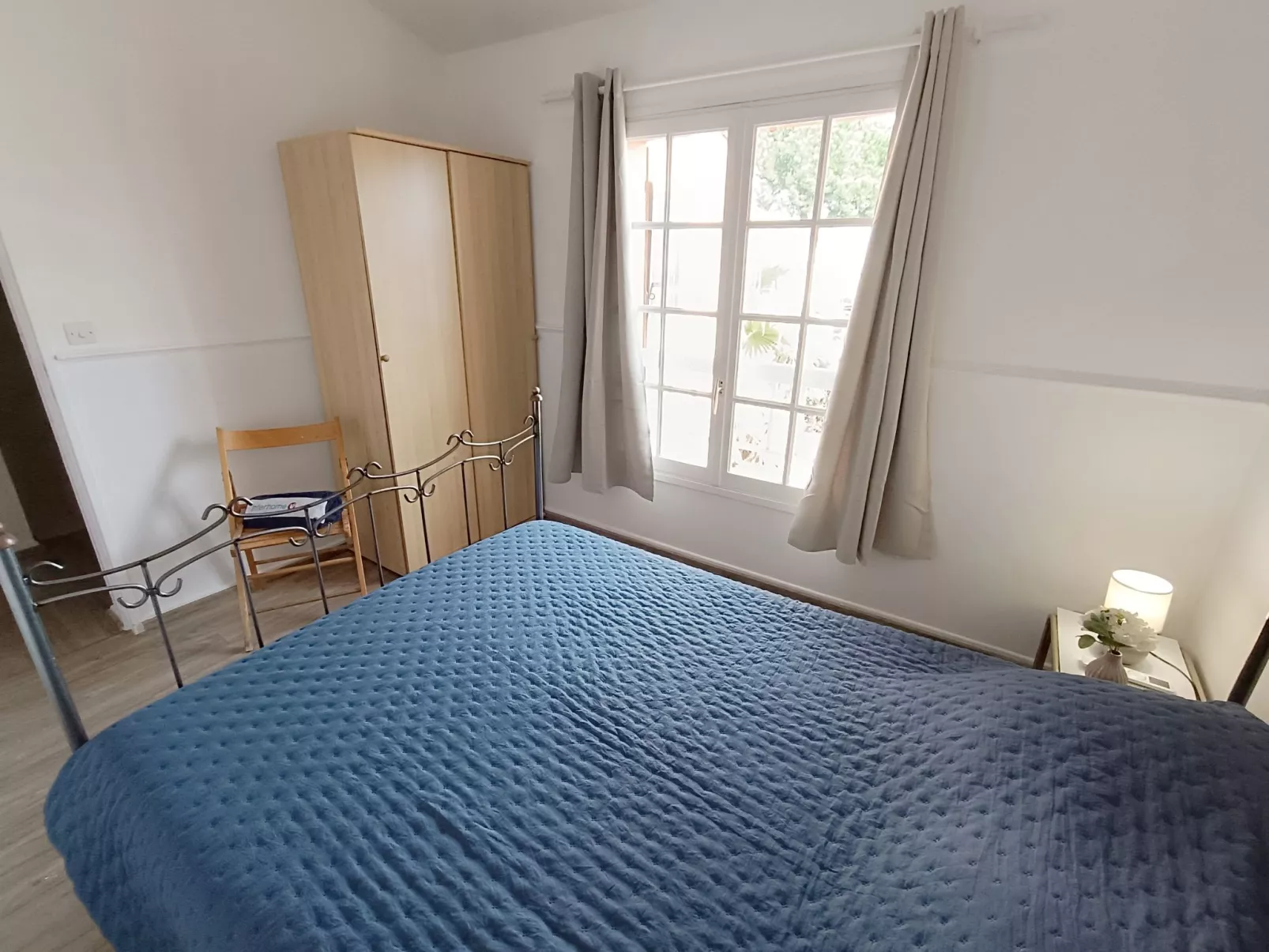 Les Troenes - Inside