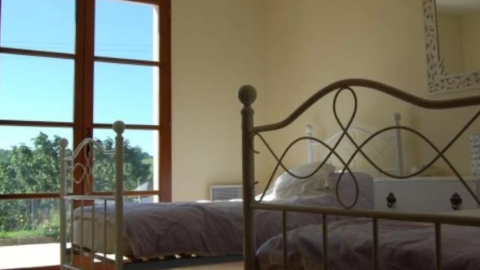 Maison Les Belles-Bedroom