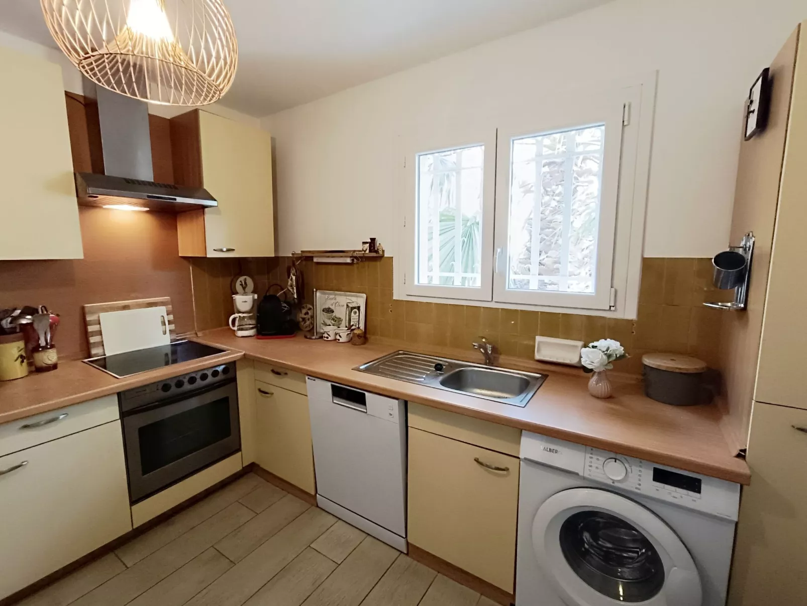 Les Troenes - Inside