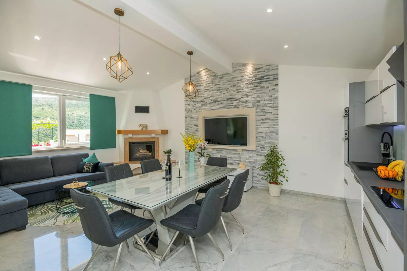 Holiday Home Maslina - Dining room