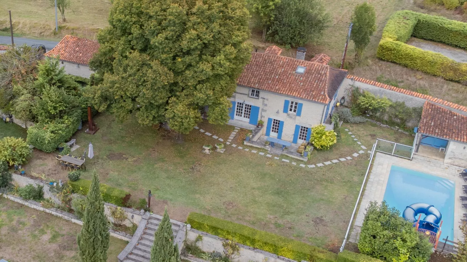 Lusignac Maswari - Außenbereich Sommer