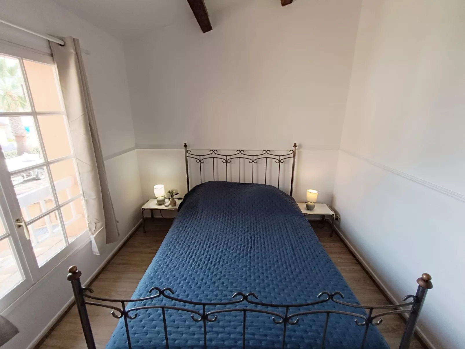 Les Troenes - Inside