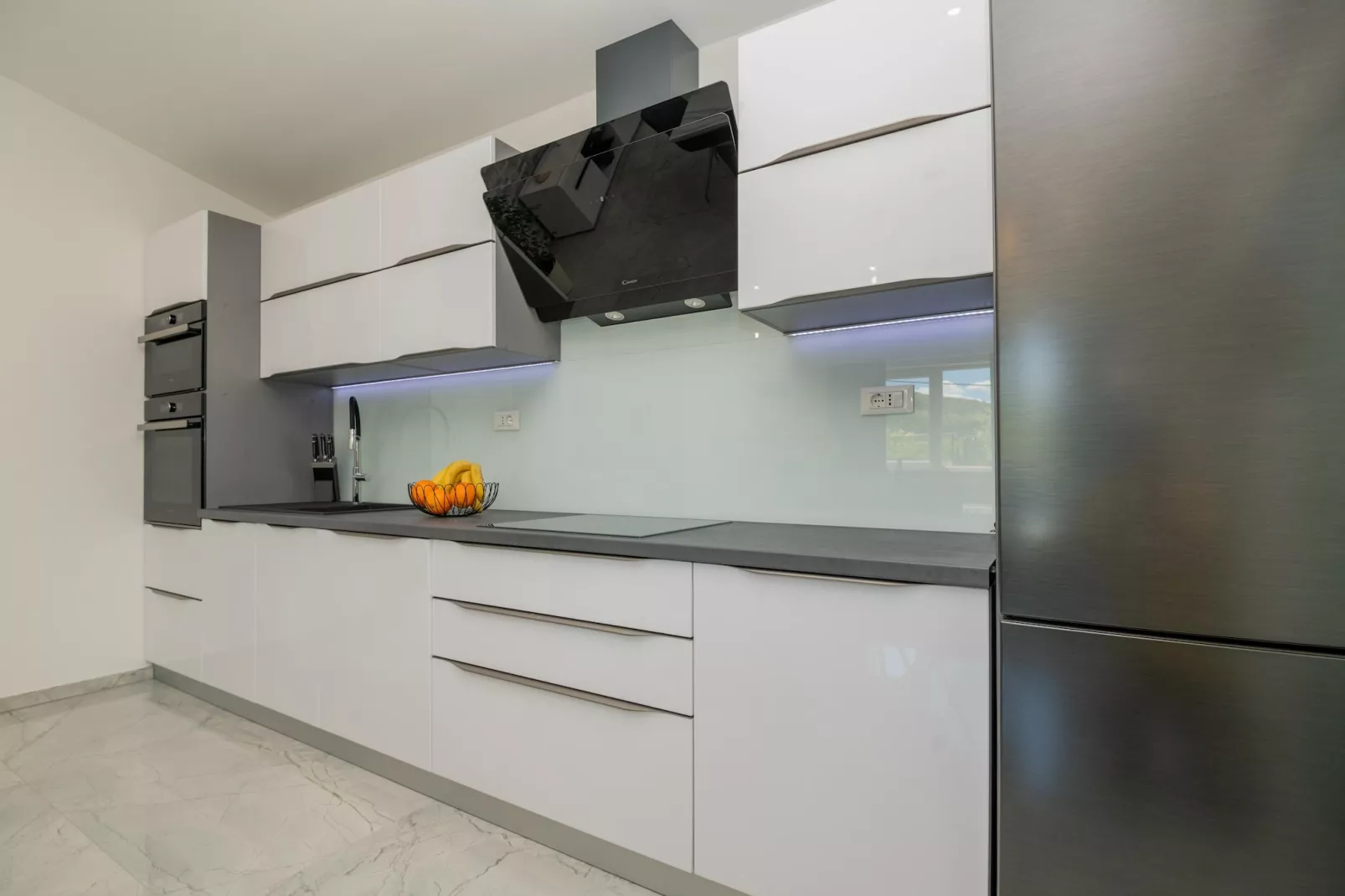 Holiday Home Maslina - Kitchen