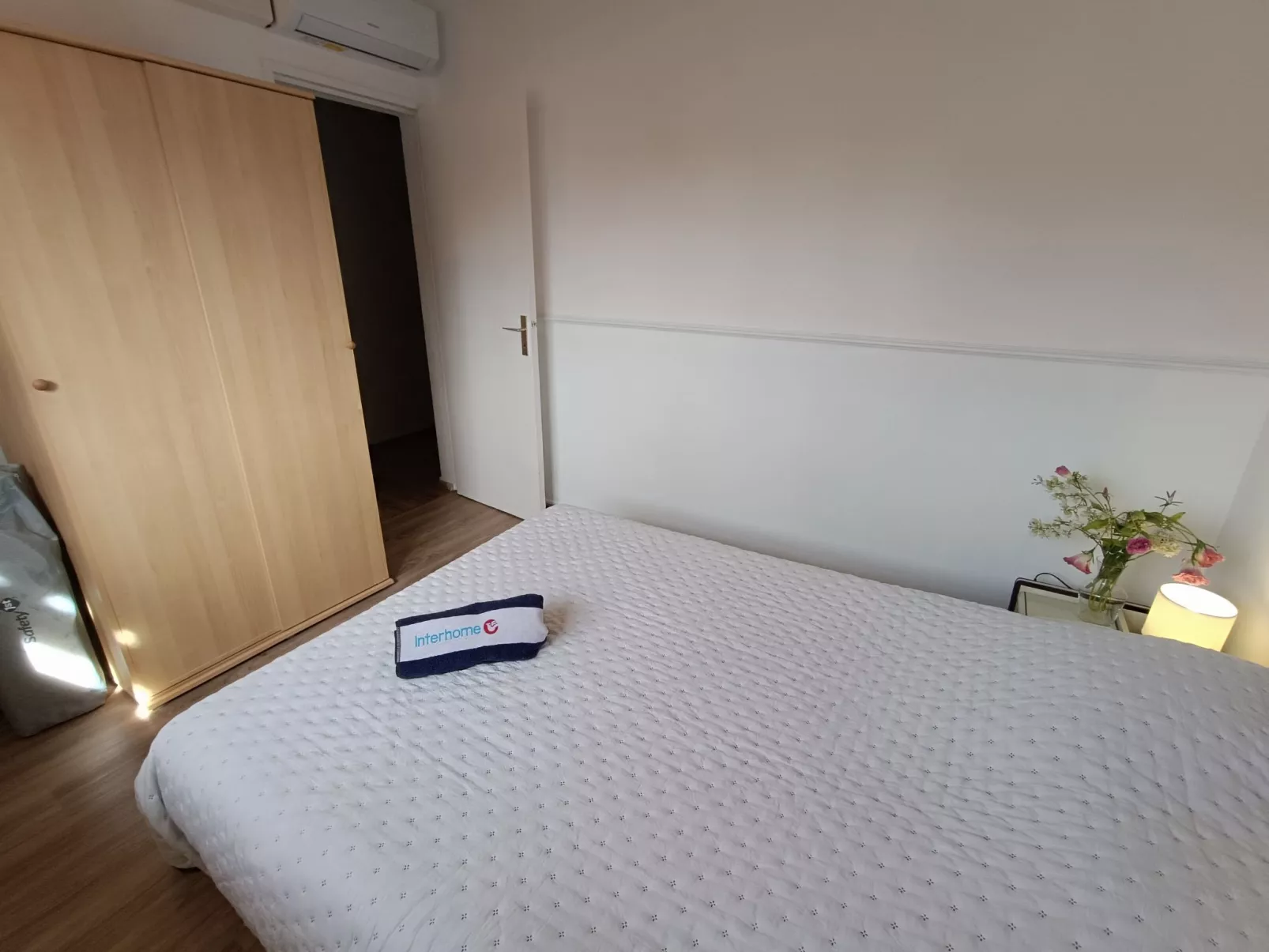 Les Troenes - Inside