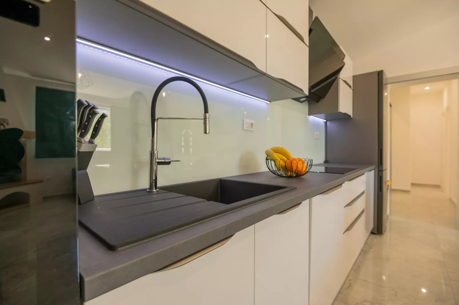 Holiday Home Maslina - Kitchen