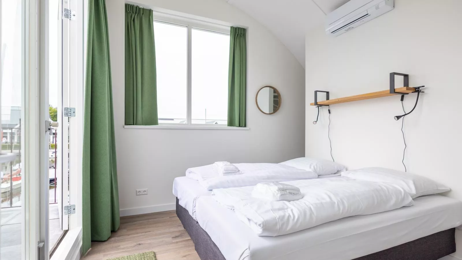 Lakehouse I-Bedroom