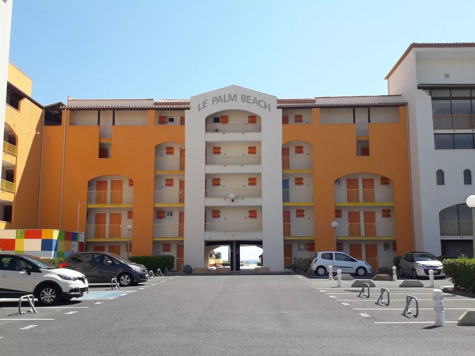 Palm Beach - Outside