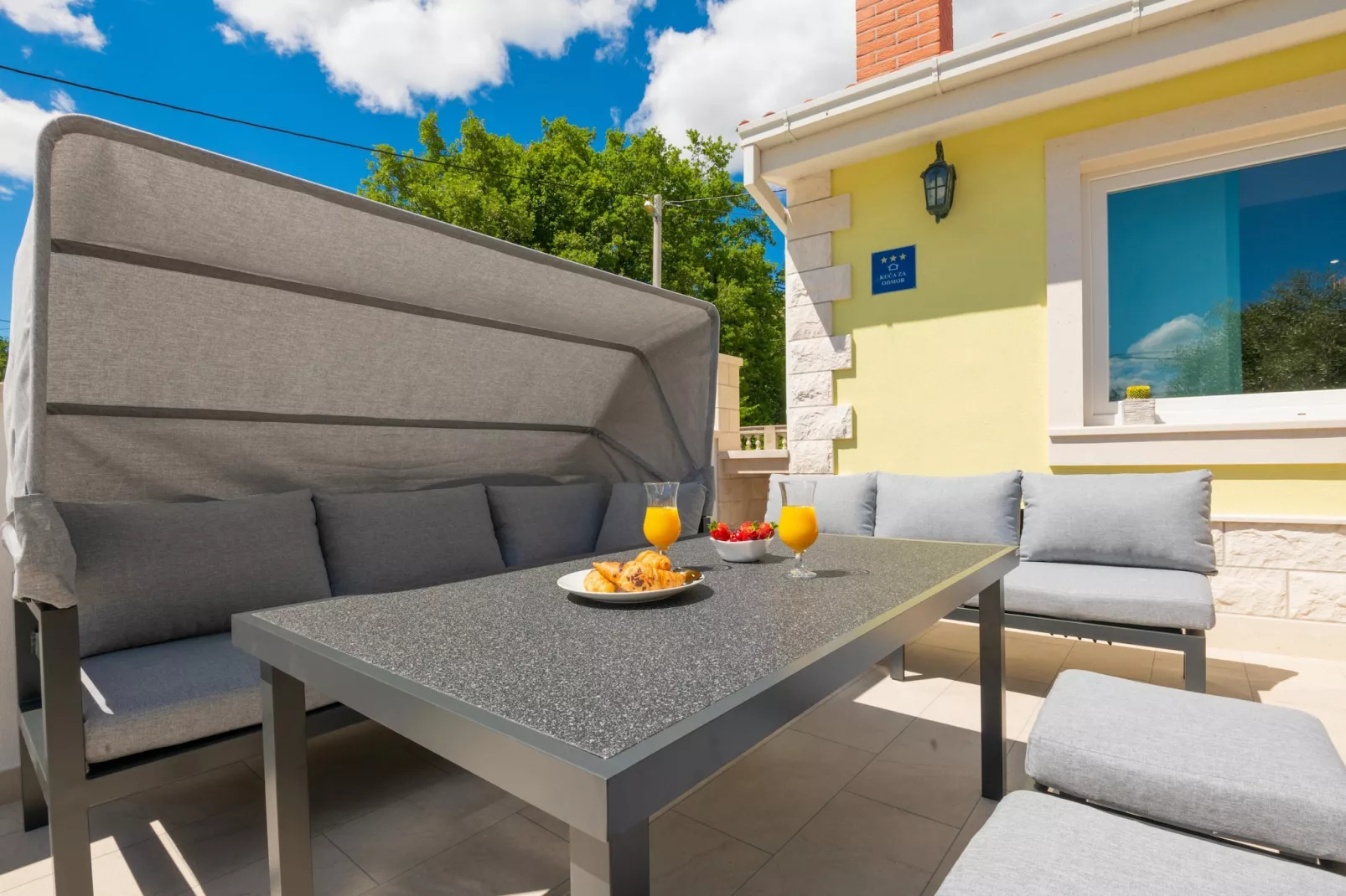 Holiday Home Maslina - Terrace balcony