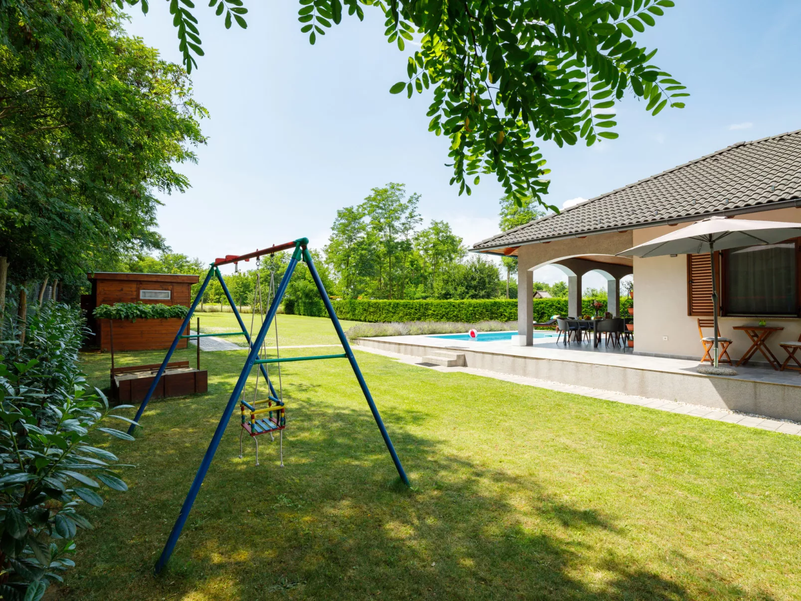 Aschbacher - Outside