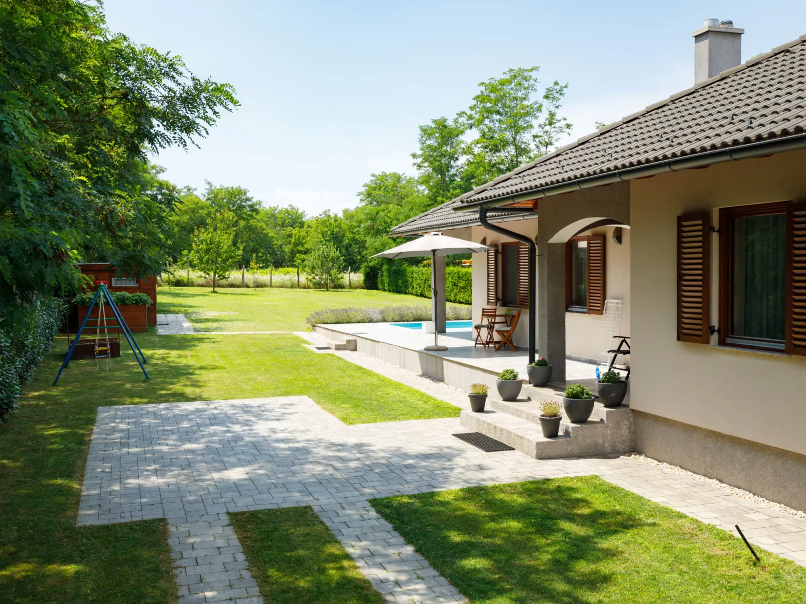 Aschbacher - Outside