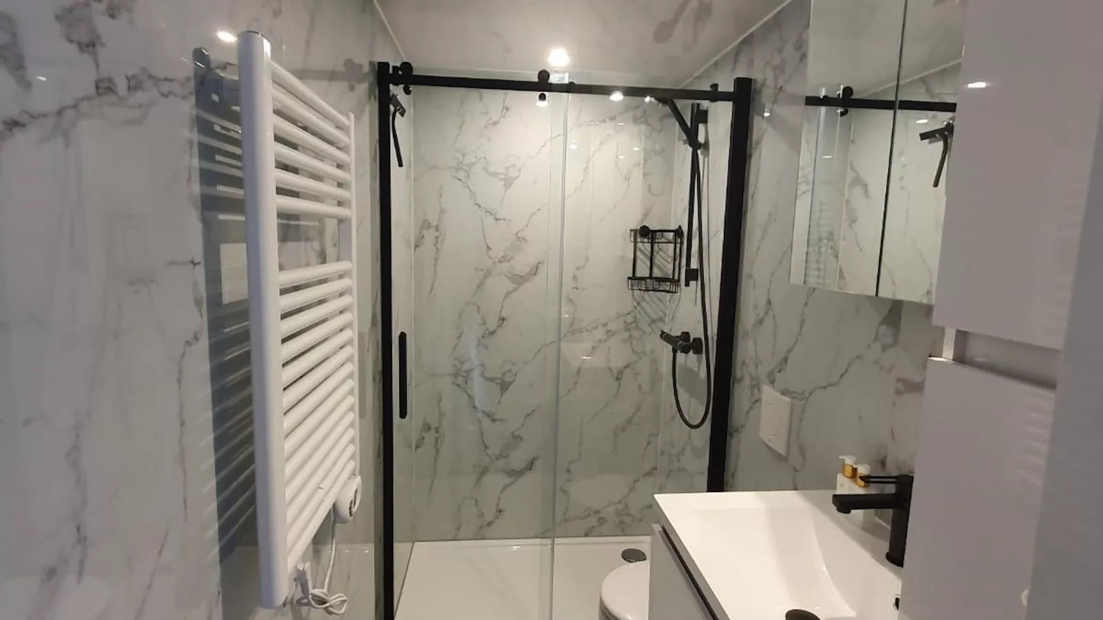 The Queen-Bathroom