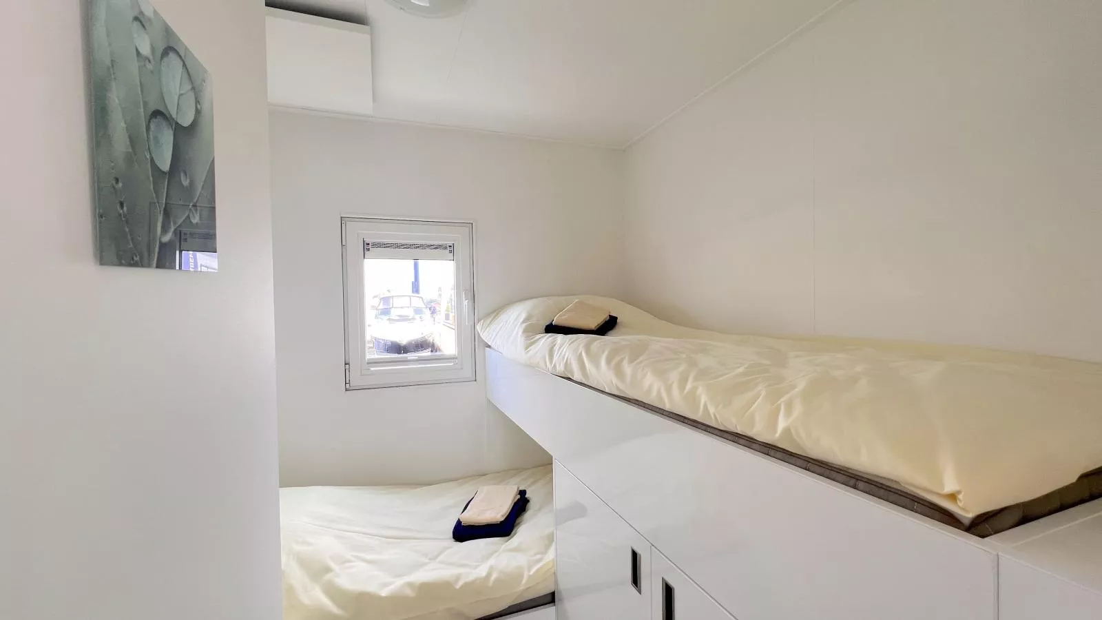 Lymaris-Bedroom