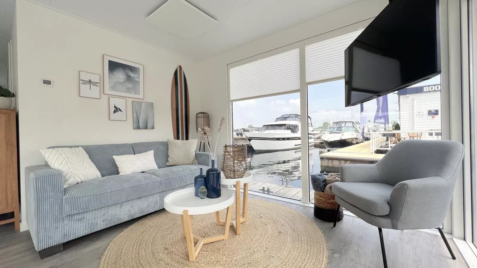 Lymaris-Living room