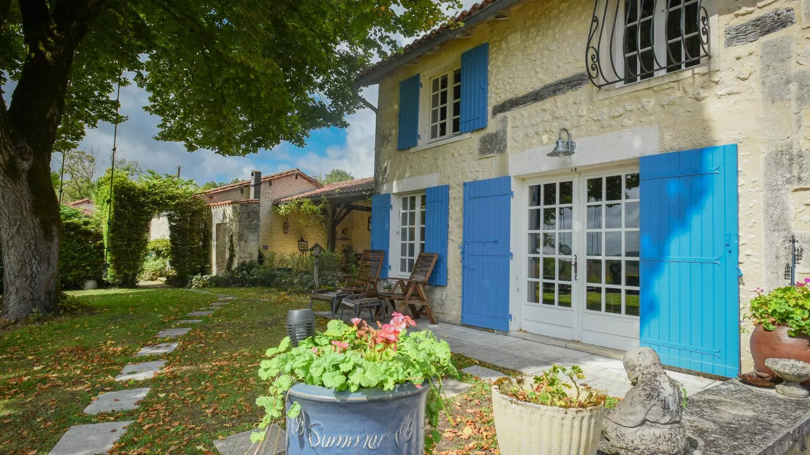 Lusignac Maswari - Garten Sommer