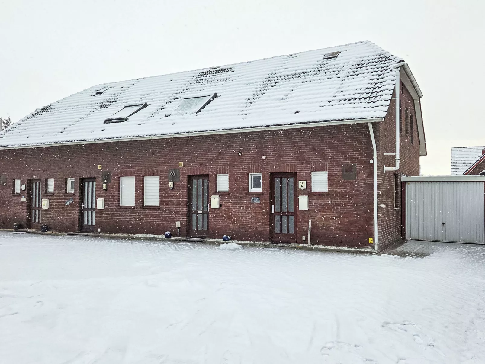 Rollis Kate - Outside