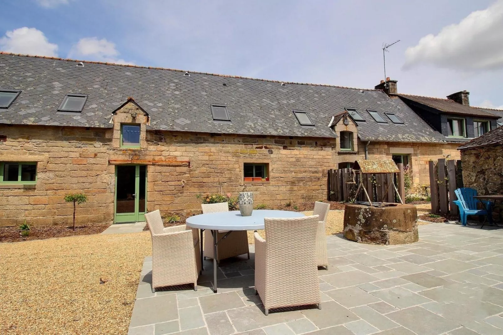 Joli Gite de vacances à Neulliac - Terrasse / balcon