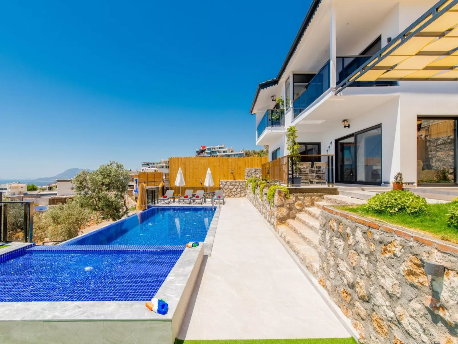 Villa Bajon mit Infinitypool und Meerblick