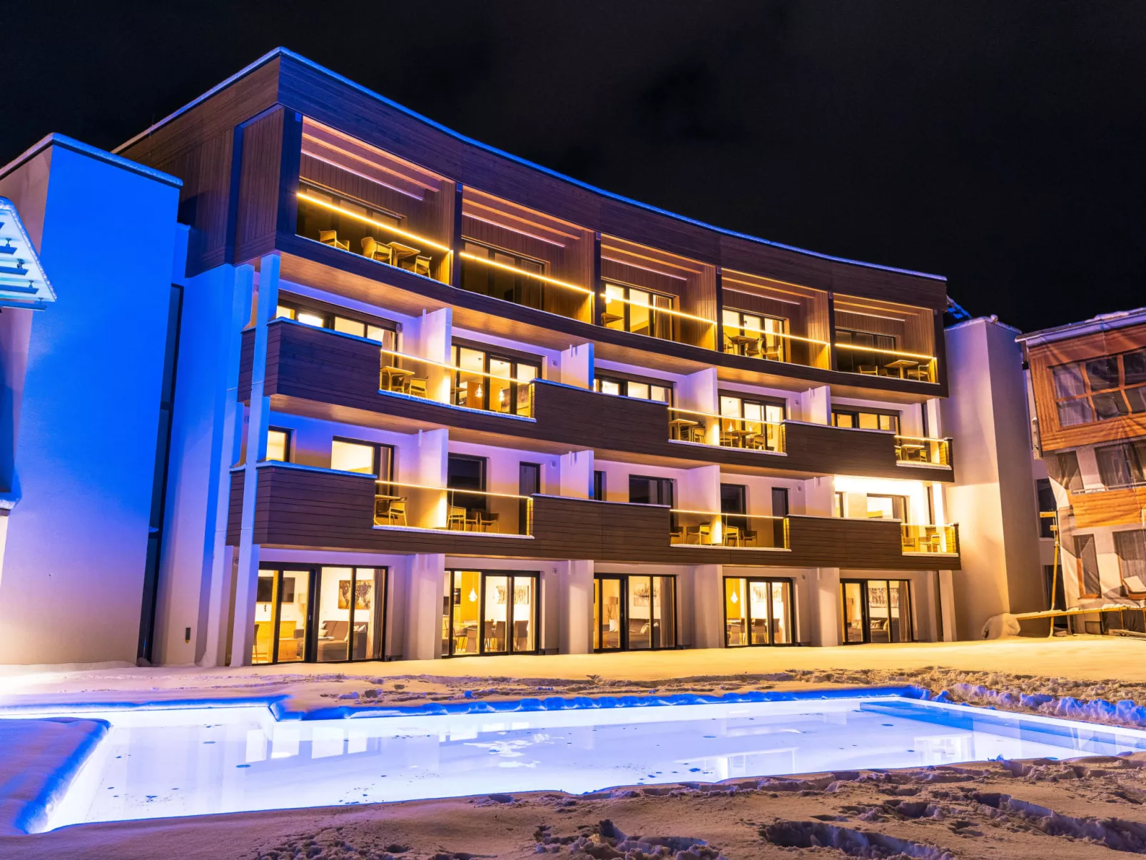 3_SPA - Poolside Superior 726