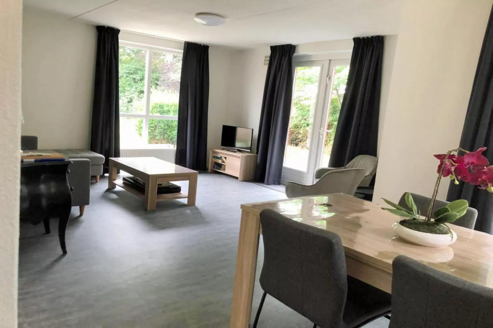 5 - Person Forest 10 Bungalow - Salle à manger