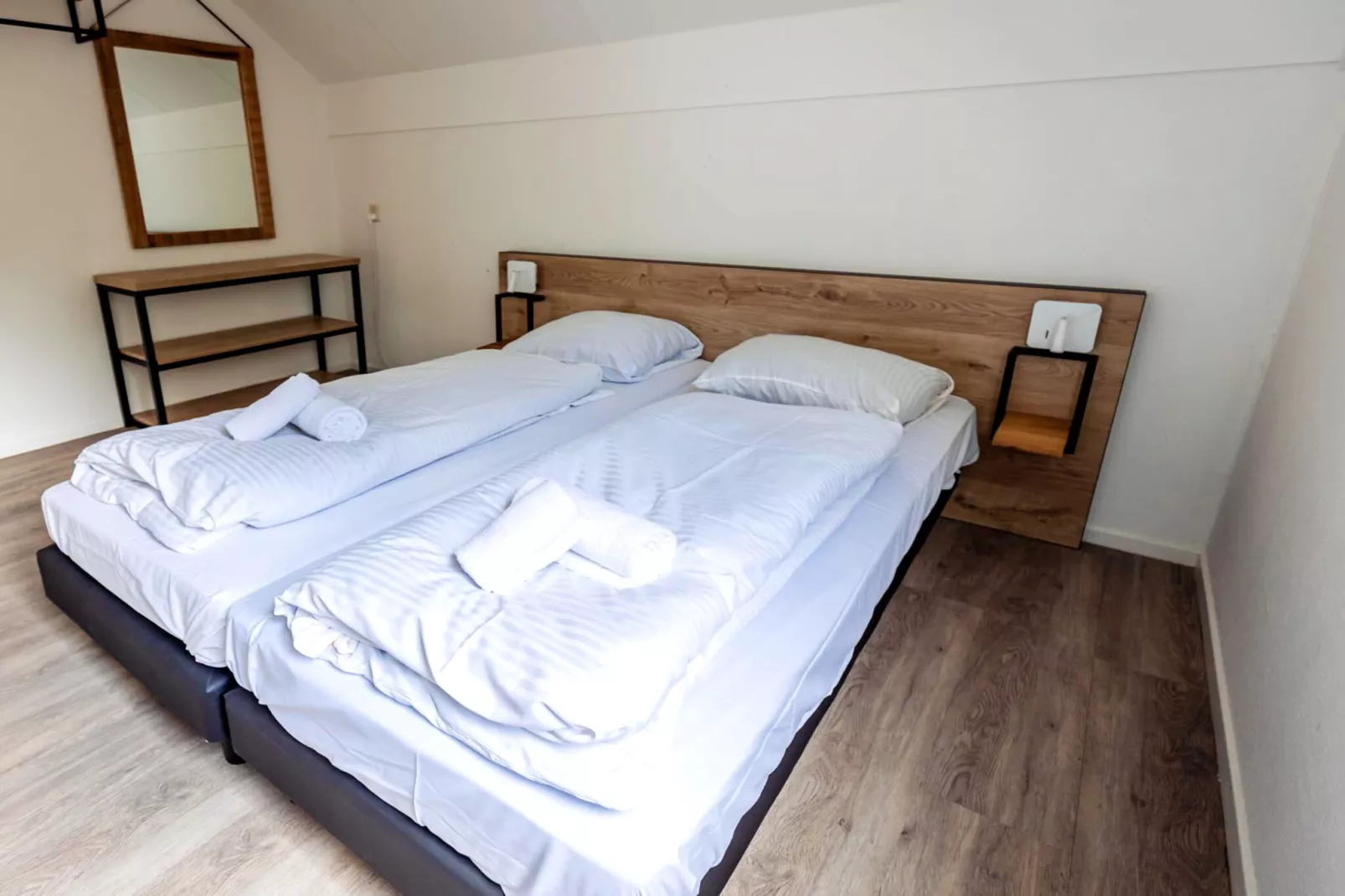 8 - Persons Family bungalow - Schlafzimmer