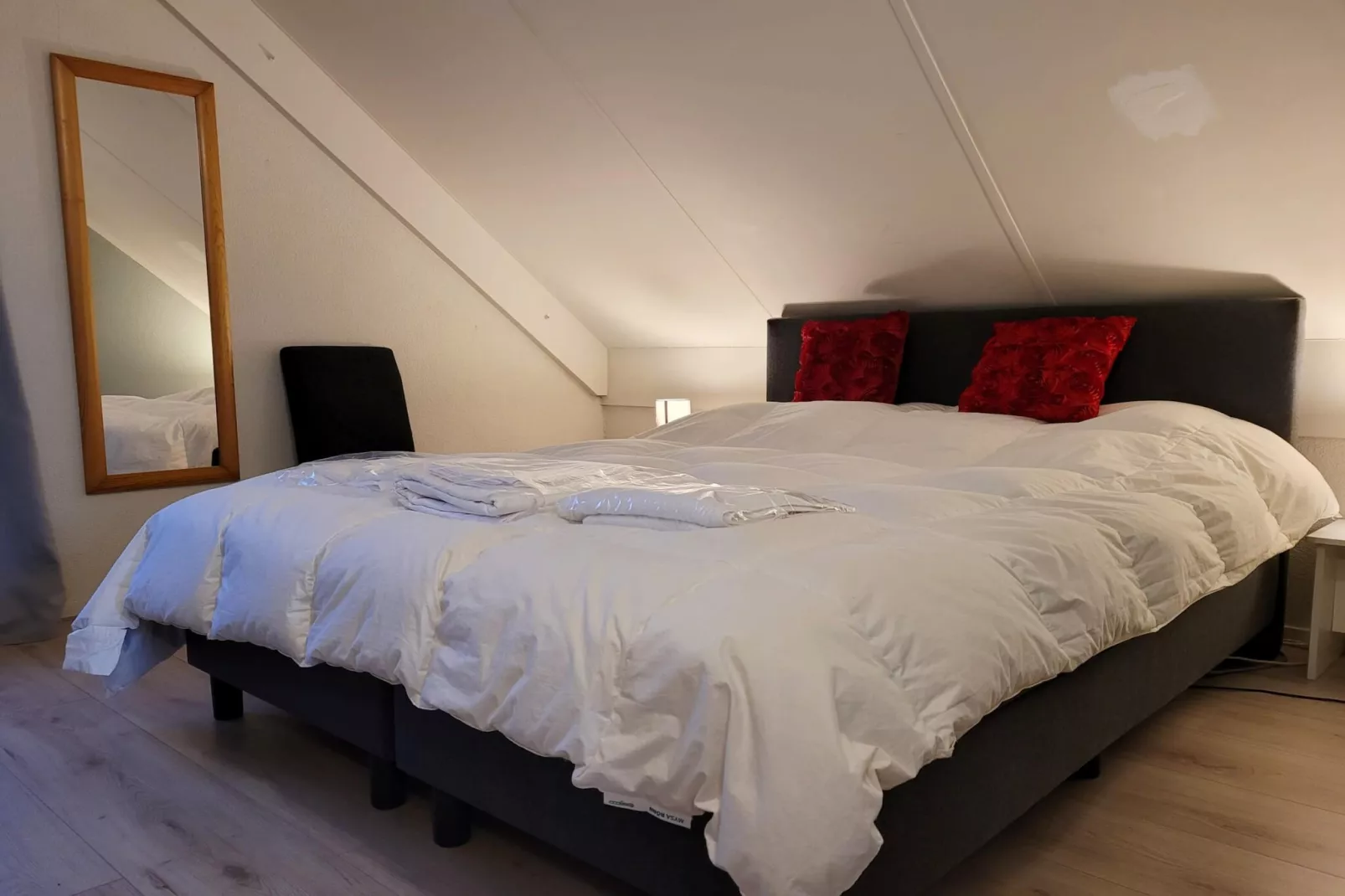 6 - Person Forest Pet & Family Bungalow - Schlafzimmer