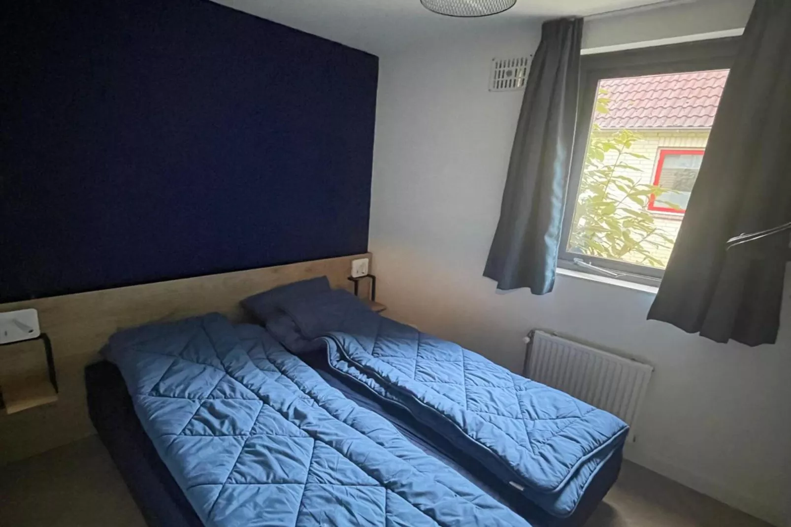 6 - Persons Lakeside Bungalow (copy) - Bedroom