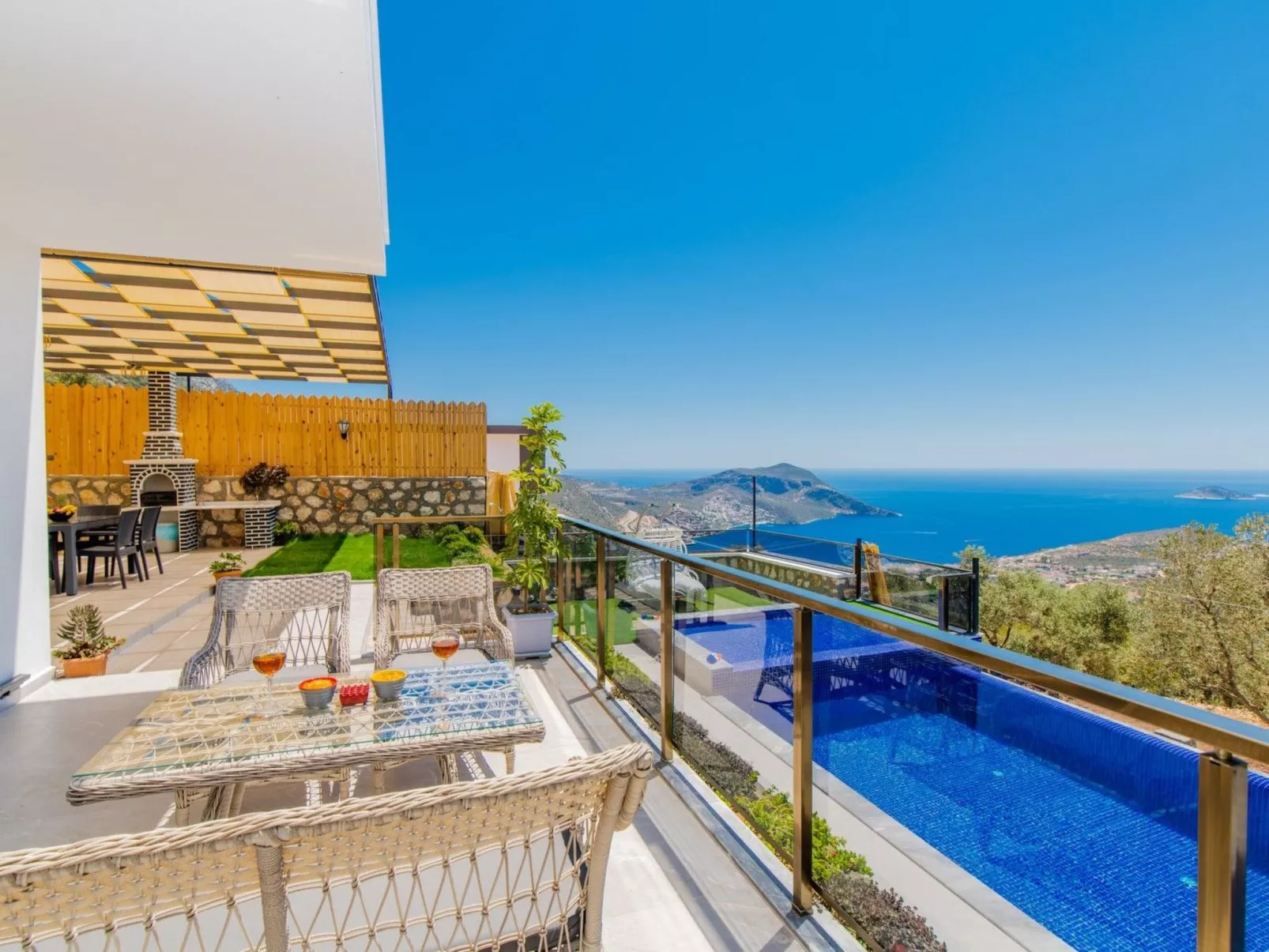 Villa Bajon mit Infinitypool und Meerblick - Dehors