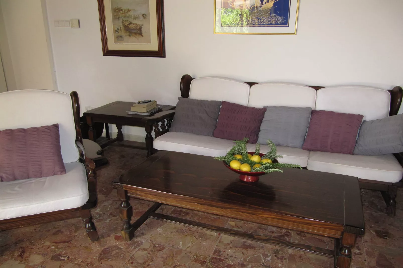 Beach House Nono - Four Bedroom Villa with Swimming Pool - Living room