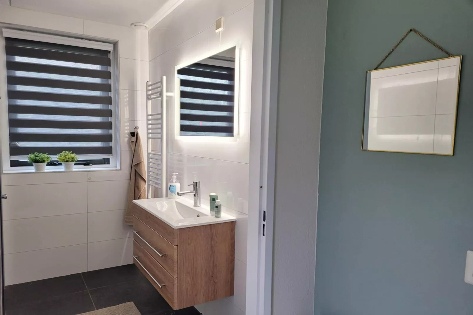 6 - Persons Forest Bungalow (copy) - Bathroom