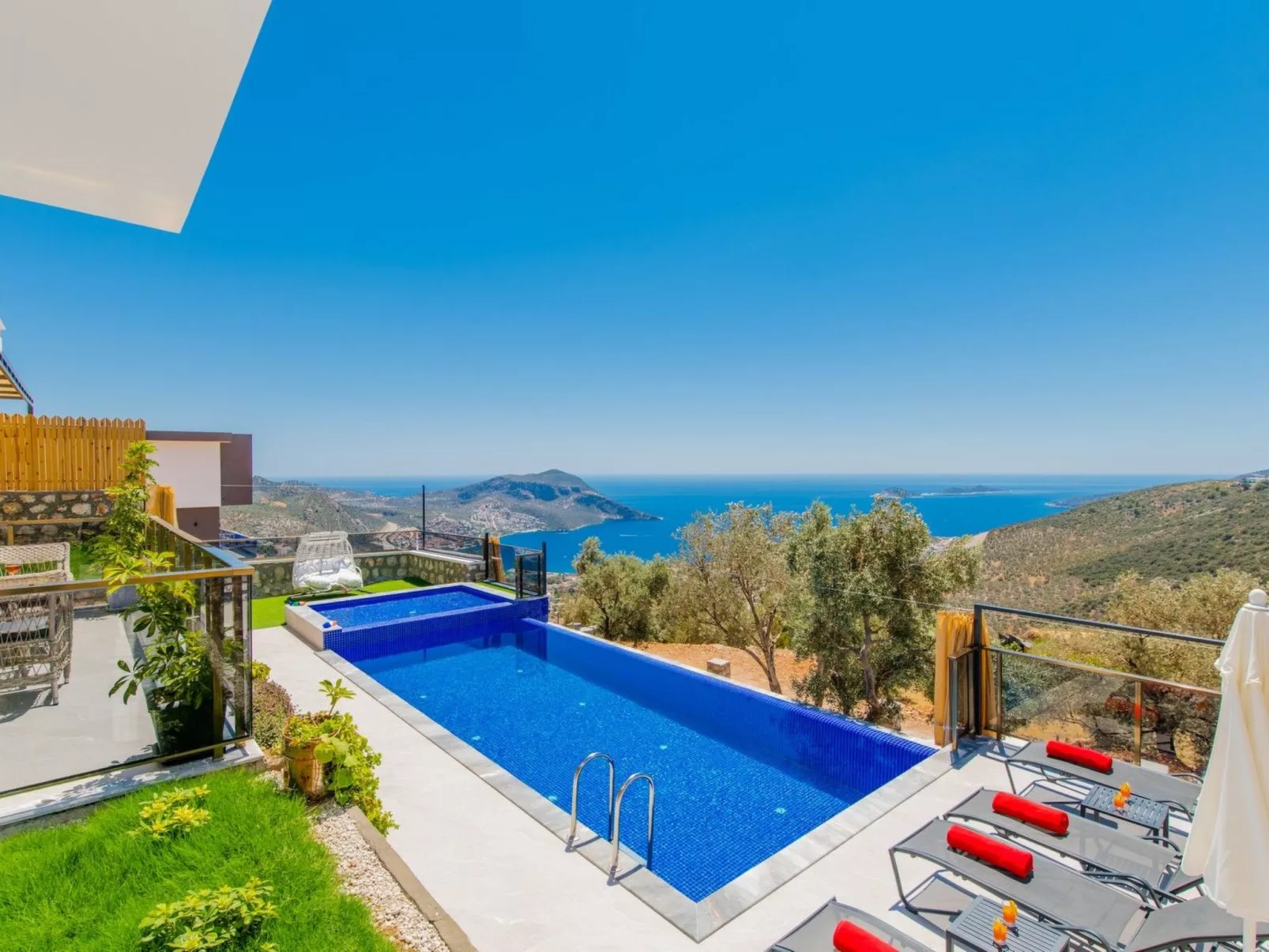 Villa Bajon mit Infinitypool und Meerblick - Dehors