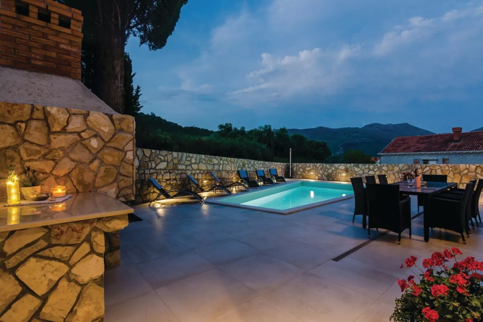 HOLIDAY HOUSE STONE BLISS - Swimming pool