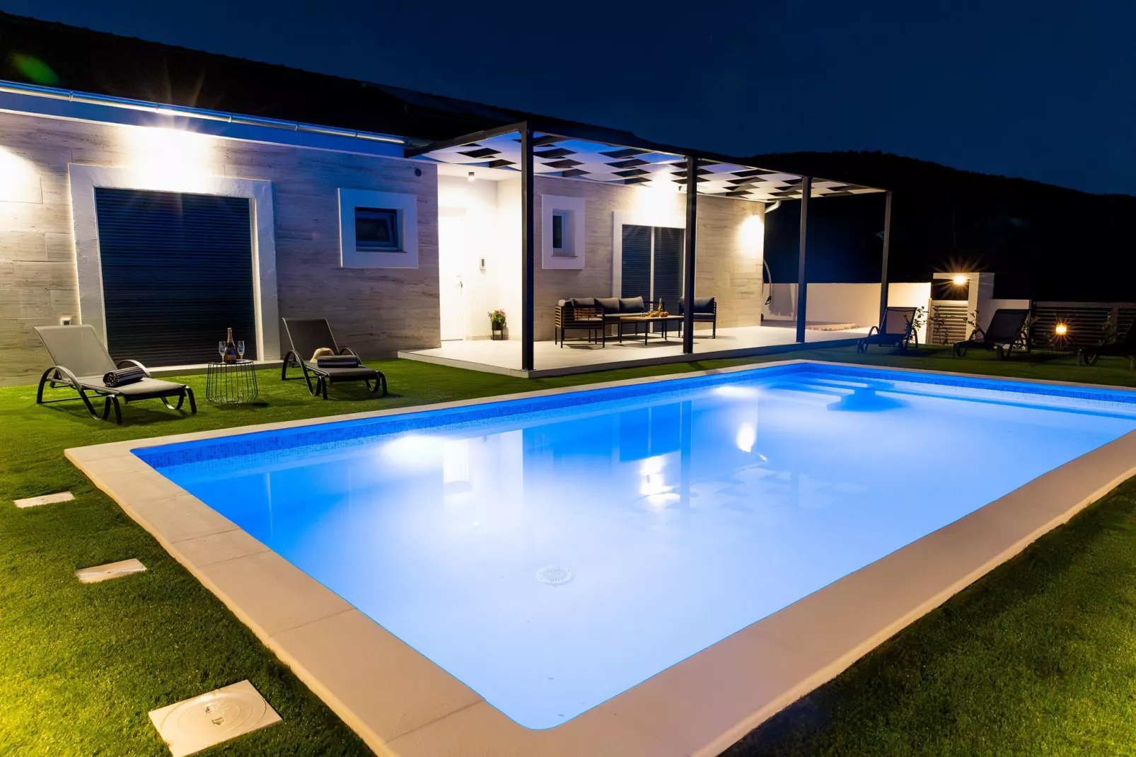 HOLIDAY HOME NENA - Piscine