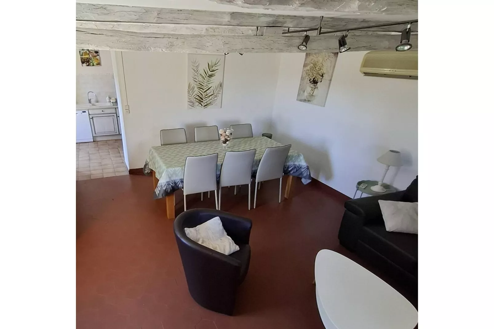 Jolie maison le Catalo - Dining room