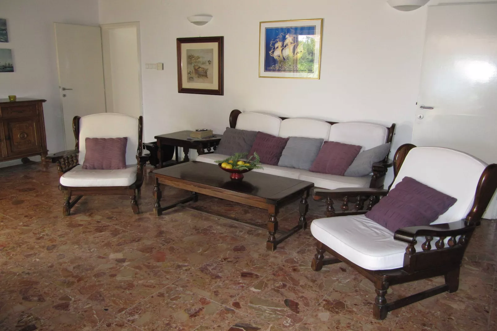 Beach House Nono - Four Bedroom Villa with Swimming Pool - Living room