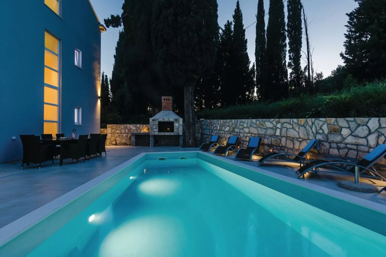HOLIDAY HOUSE STONE BLISS - Swimming pool