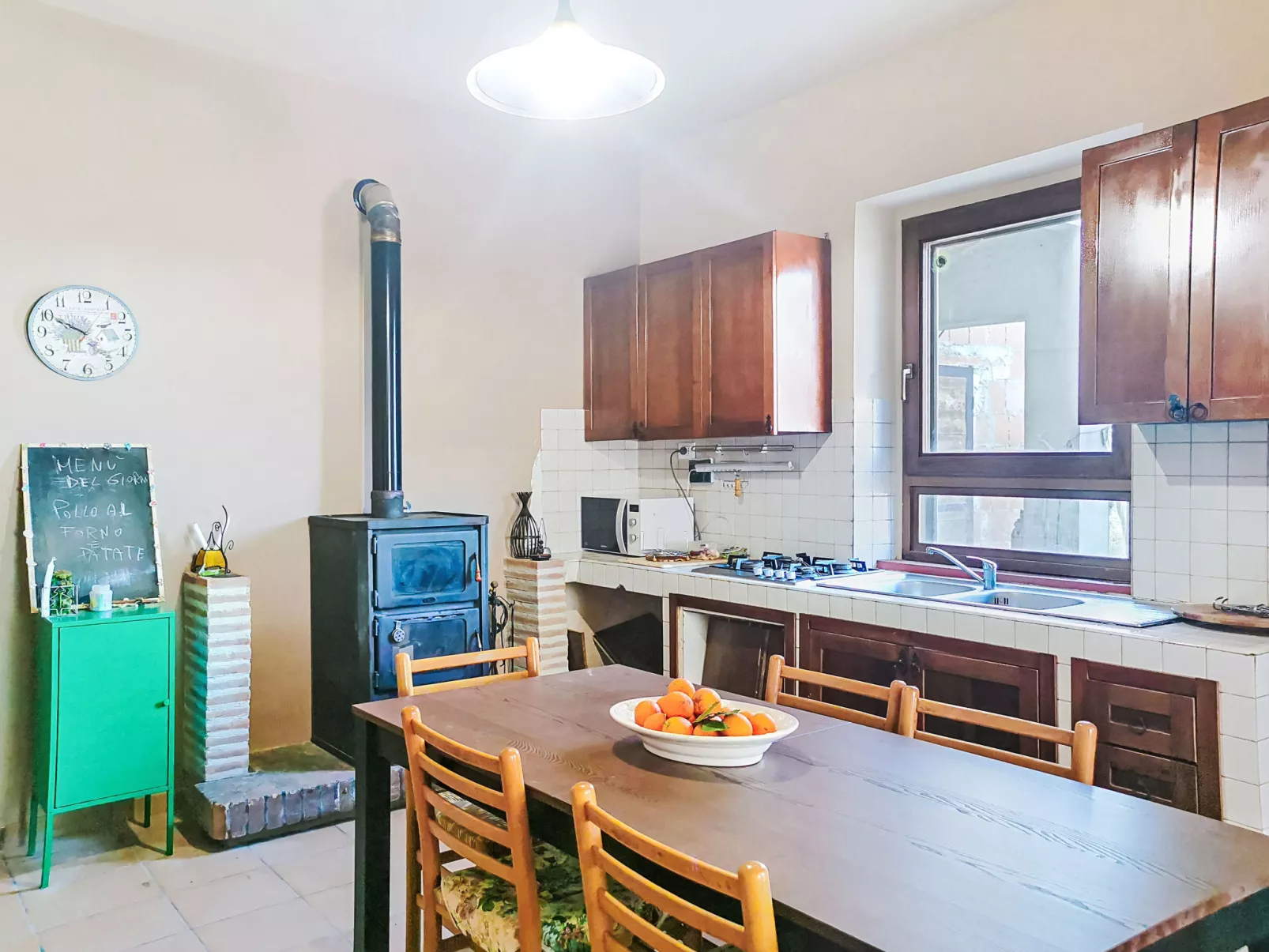 Velia's House - Drinnen