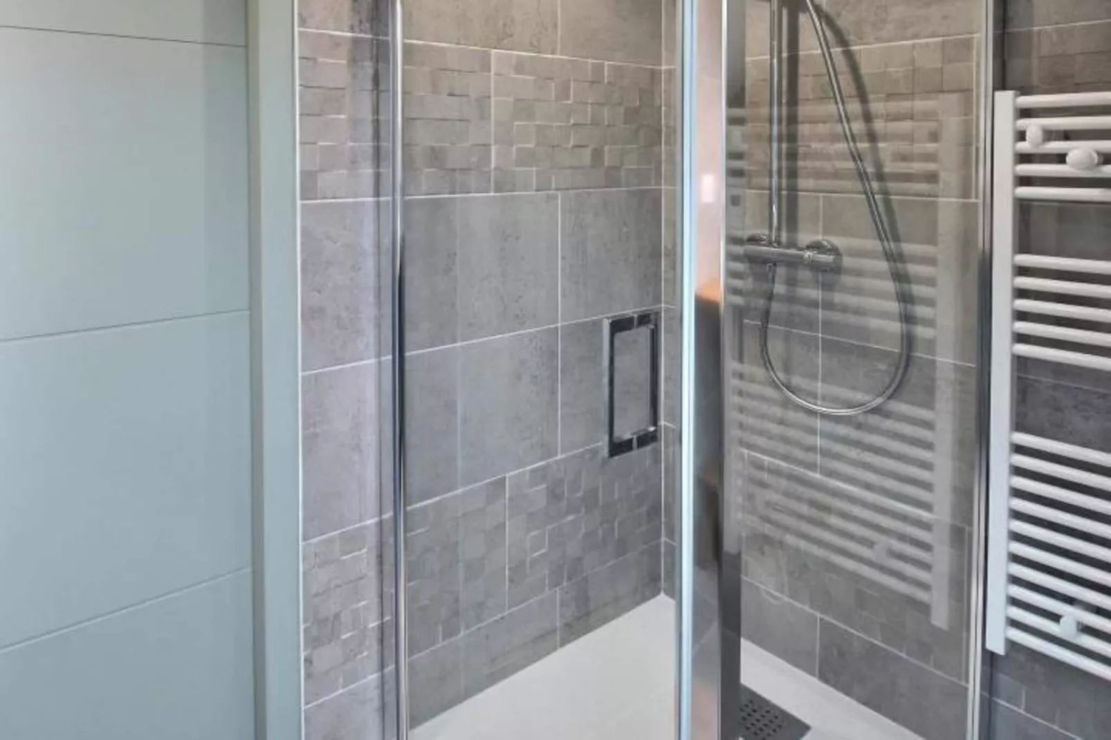 Joli Gite de vacances à Neulliac - Bathroom