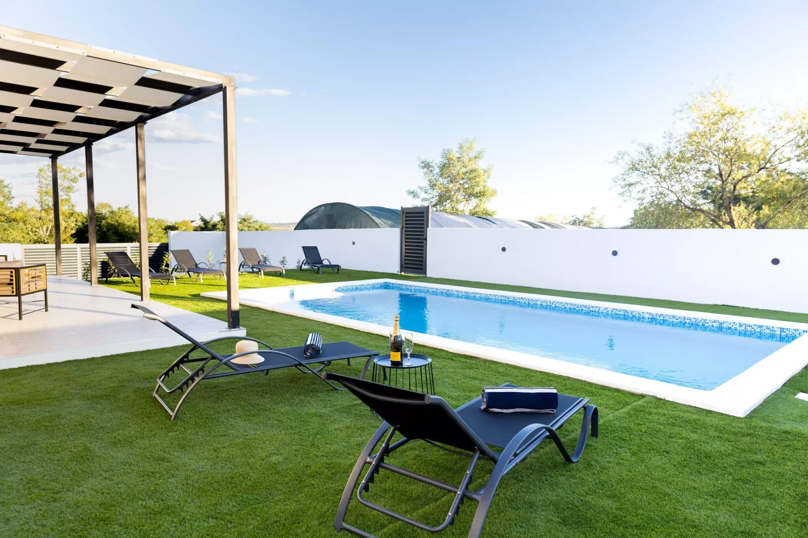 HOLIDAY HOME NENA - Piscine